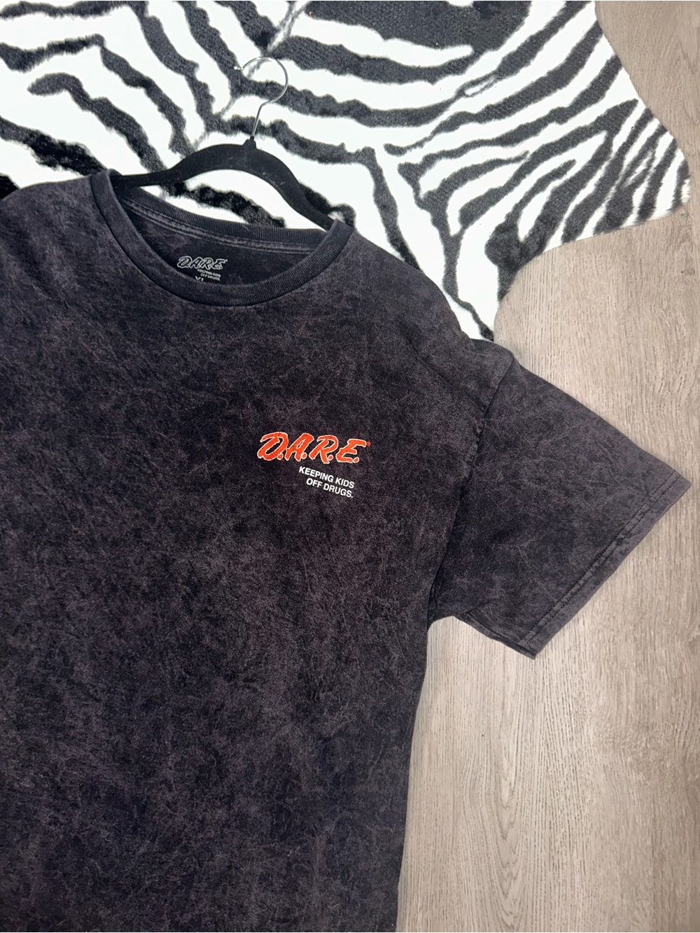DARE D.A.R.E Black Mineral-Wash Graphic Tee - Men